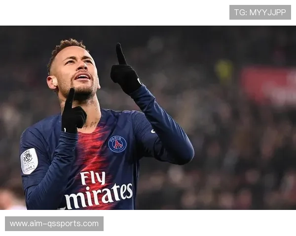 足球星球场舞动的神秘舞者是谁揭开背后的惊人秘密